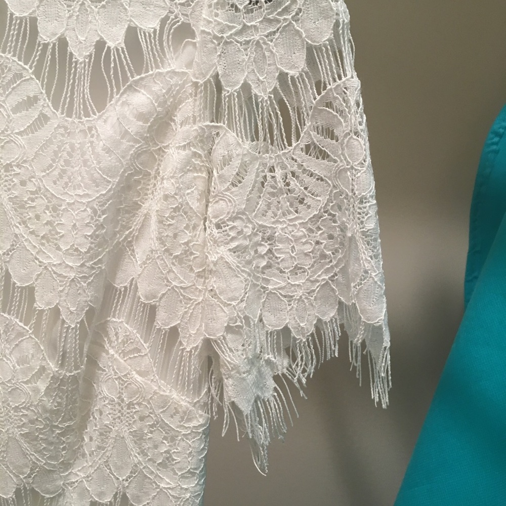 White lace dress - Picture 2 of 4